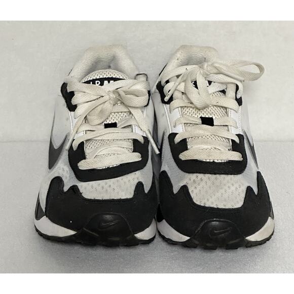 Nike Air Max Solo Womens Size 7 US Black White Athletic Shoes Sneaker FN0784-101 - Picture 5 of 8